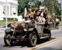 Beverly-Hillbillies-Family-in-the-car.webp